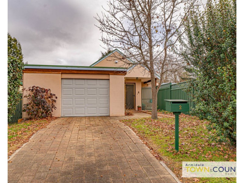 2 Eva Place, Armidale NSW 2350
