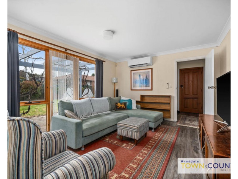 2 Eva Place, Armidale NSW 2350