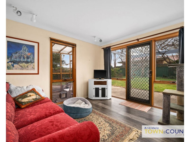 2 Eva Place, Armidale NSW 2350