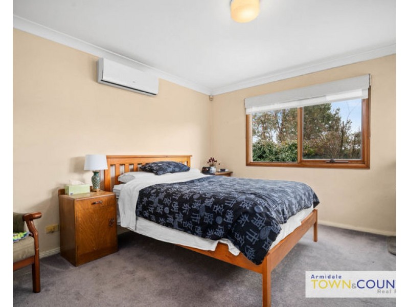 2 Eva Place, Armidale NSW 2350