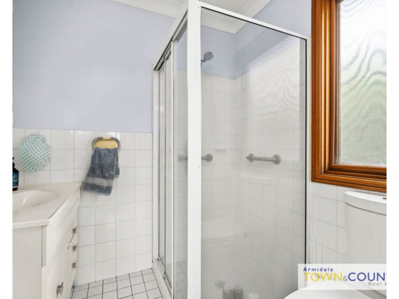 2 Eva Place, Armidale NSW 2350