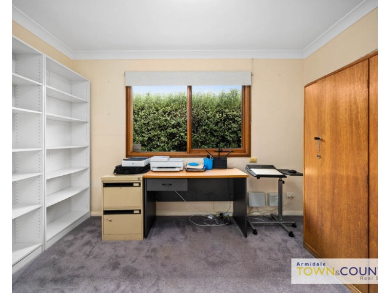 2 Eva Place, Armidale NSW 2350