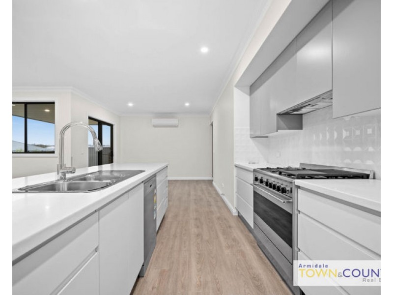 21/22 Freeman Crescent, Armidale NSW 2350