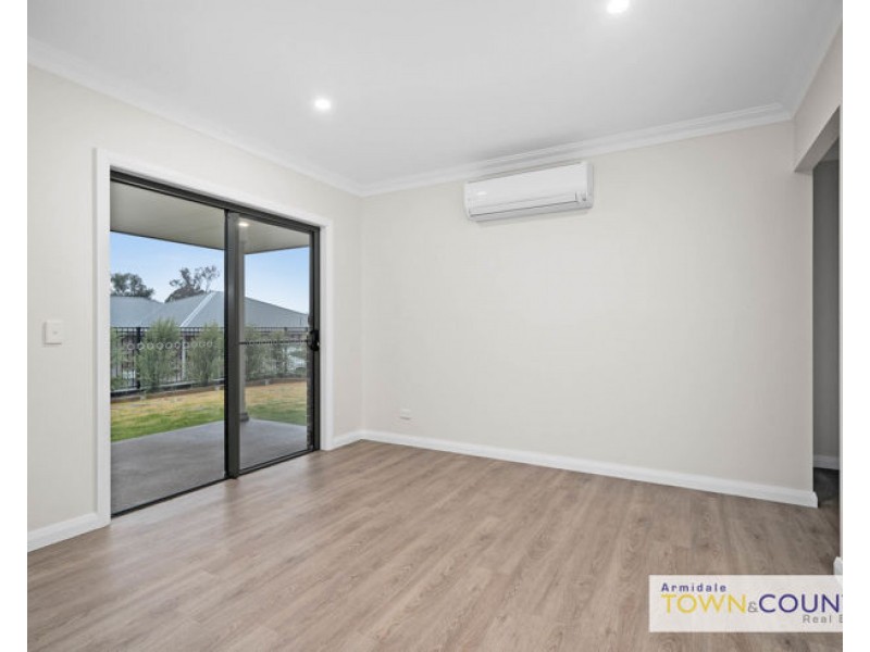 21/22 Freeman Crescent, Armidale NSW 2350