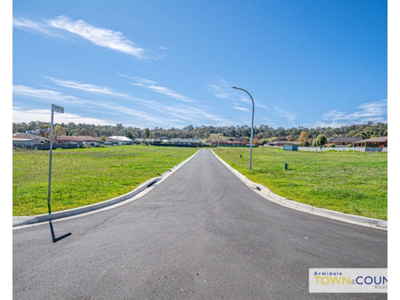 15 Bruce Close, Armidale NSW 2350