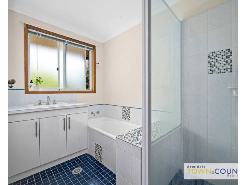 2/8 Nathaniel Pidgeon Drive, Armidale NSW 2350