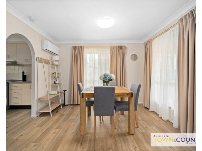 2/8 Nathaniel Pidgeon Drive, Armidale NSW 2350