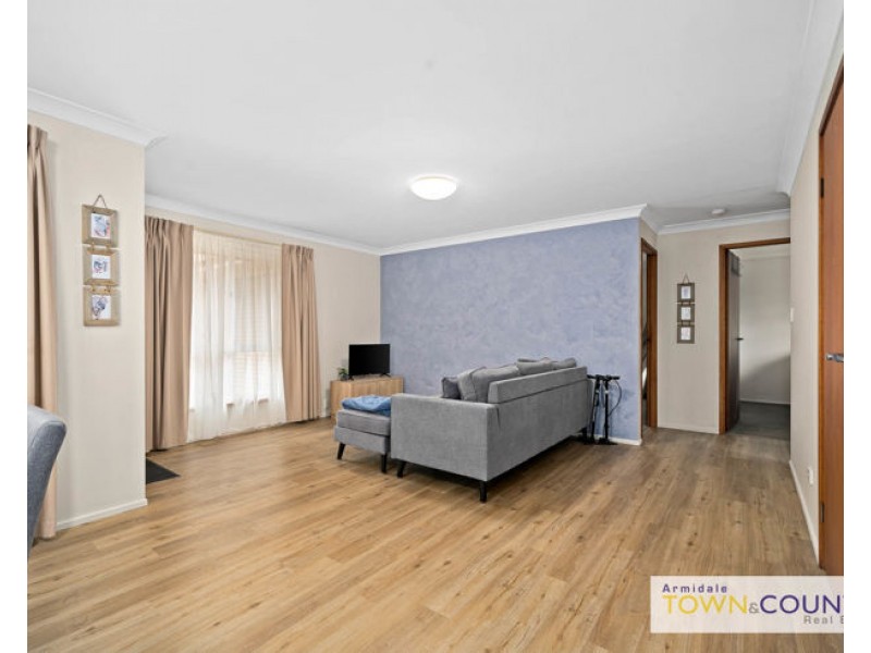 2/8 Nathaniel Pidgeon Drive, Armidale NSW 2350