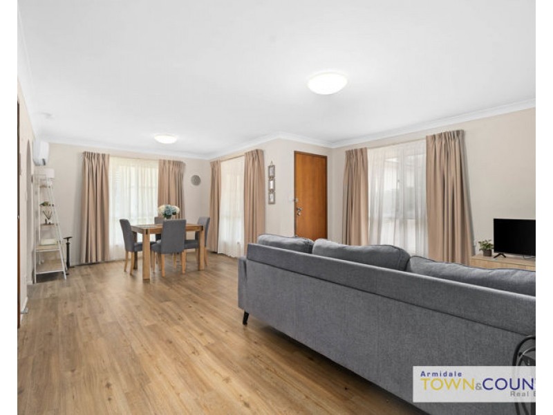 2/8 Nathaniel Pidgeon Drive, Armidale NSW 2350