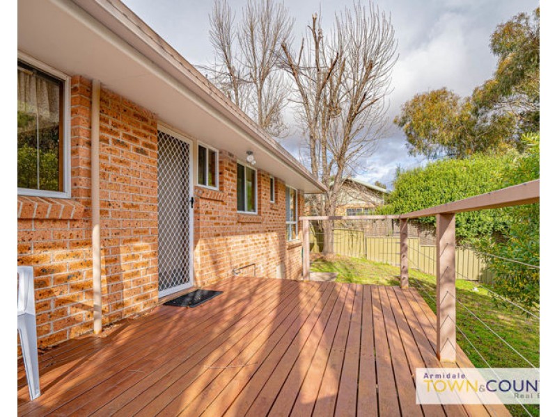 2/8 Nathaniel Pidgeon Drive, Armidale NSW 2350