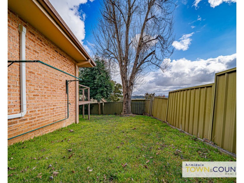 2/8 Nathaniel Pidgeon Drive, Armidale NSW 2350