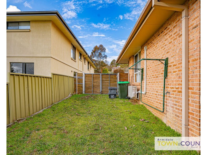 2/8 Nathaniel Pidgeon Drive, Armidale NSW 2350