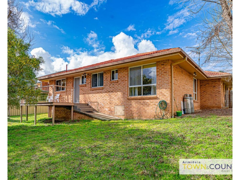 2/8 Nathaniel Pidgeon Drive, Armidale NSW 2350