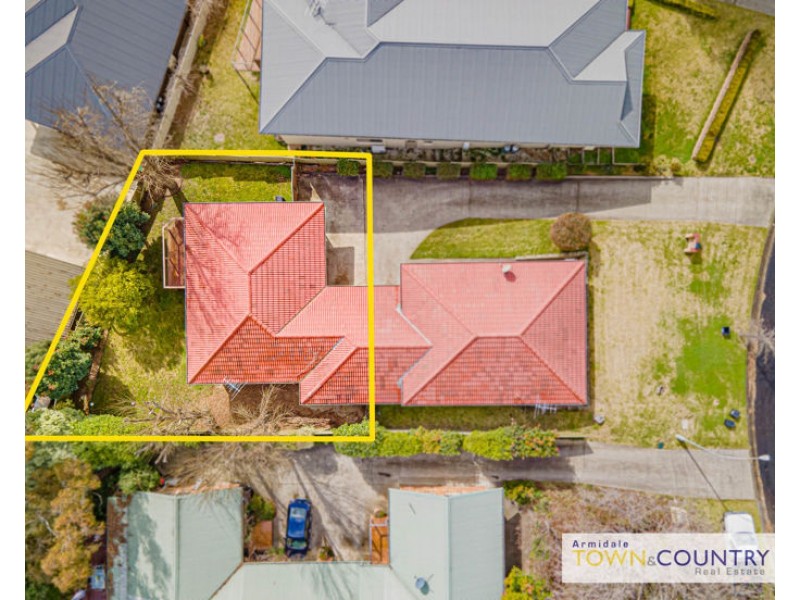 2/8 Nathaniel Pidgeon Drive, Armidale NSW 2350