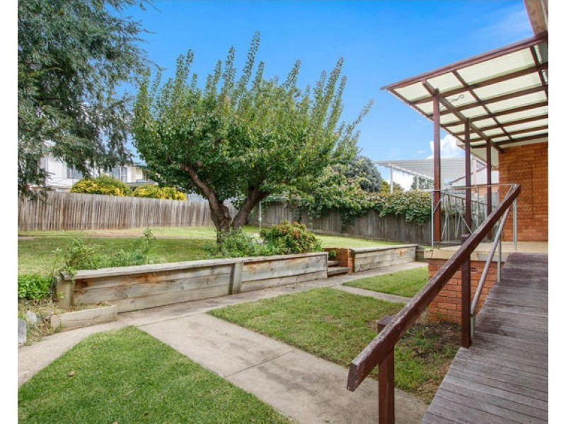 2 Hawke Street, Armidale NSW 2350