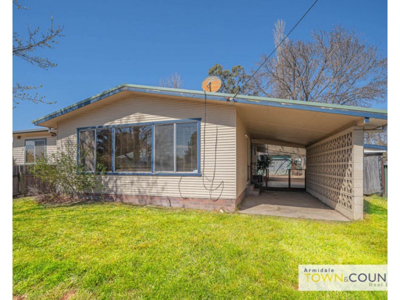 32 Enid Street, Armidale NSW 2350