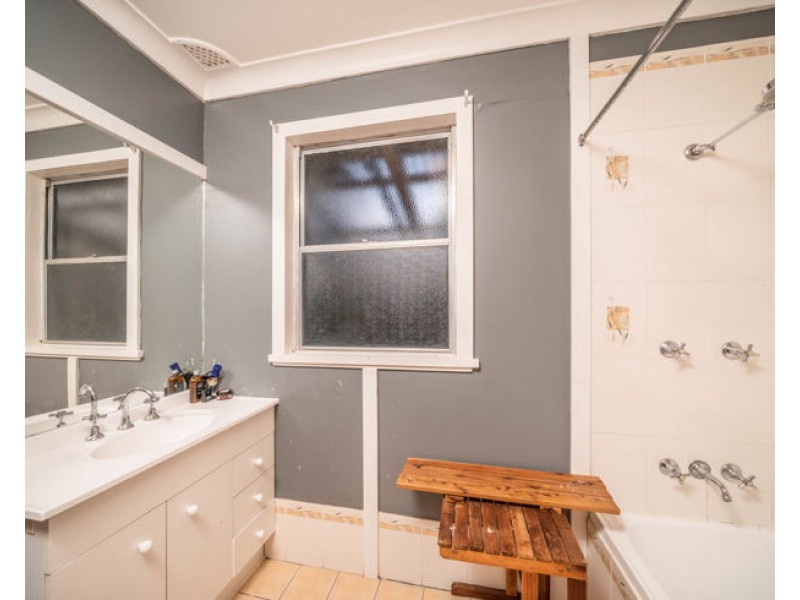 32 Enid Street, Armidale NSW 2350