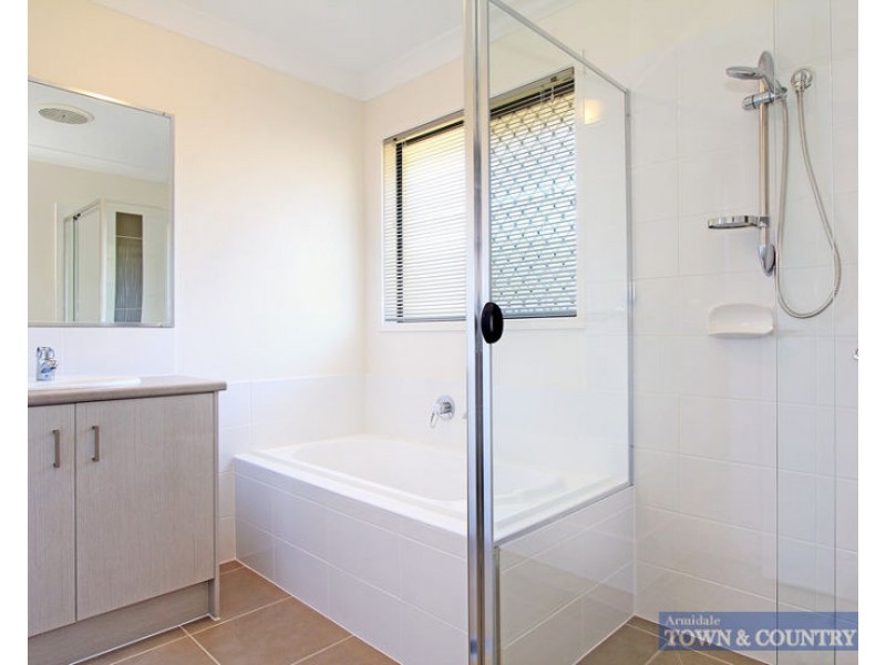 42 Manse Street, Guyra NSW 2365