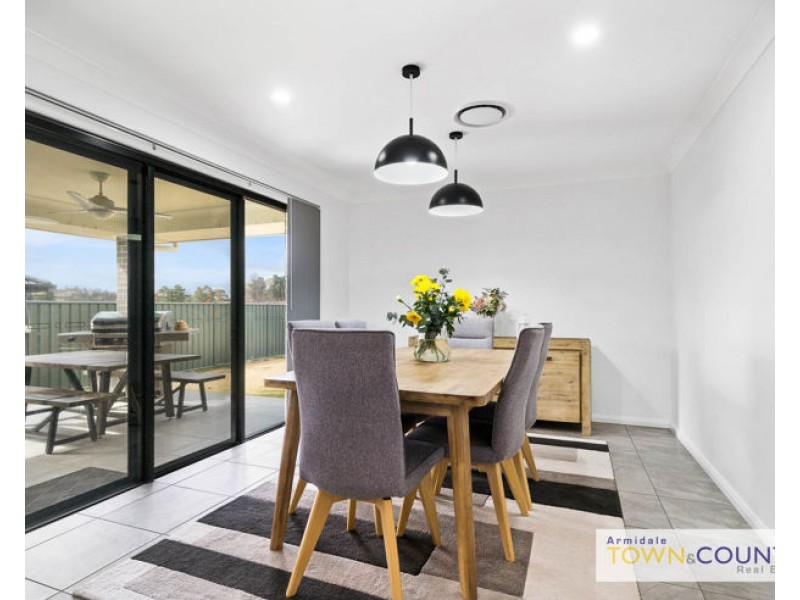 2 Dala Lane, Armidale NSW 2350
