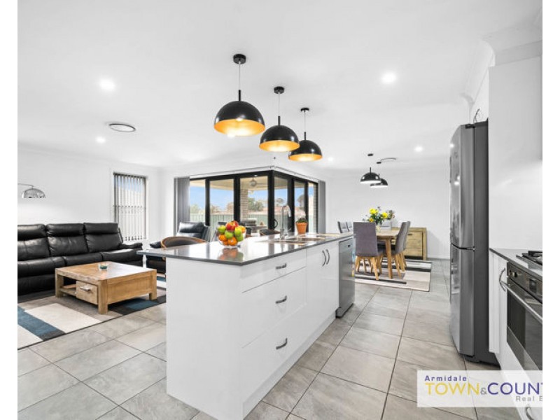 2 Dala Lane, Armidale NSW 2350