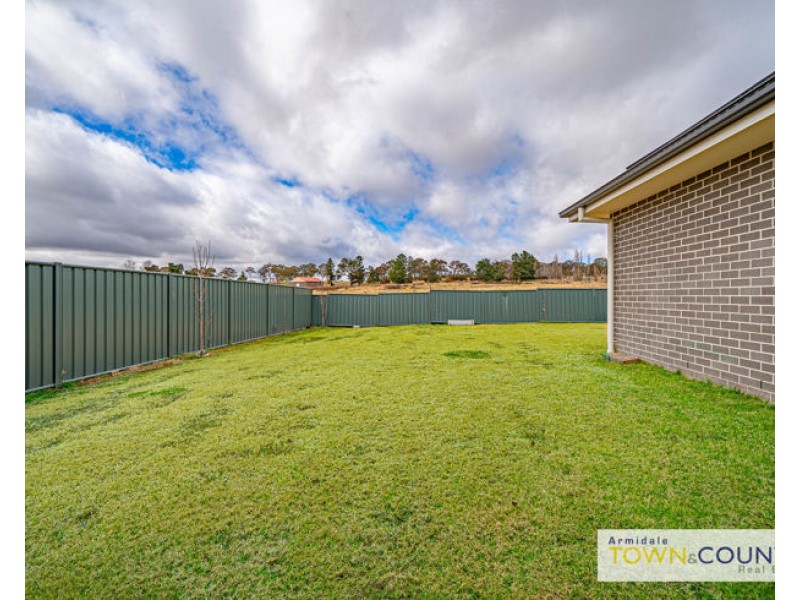 2 Dala Lane, Armidale NSW 2350