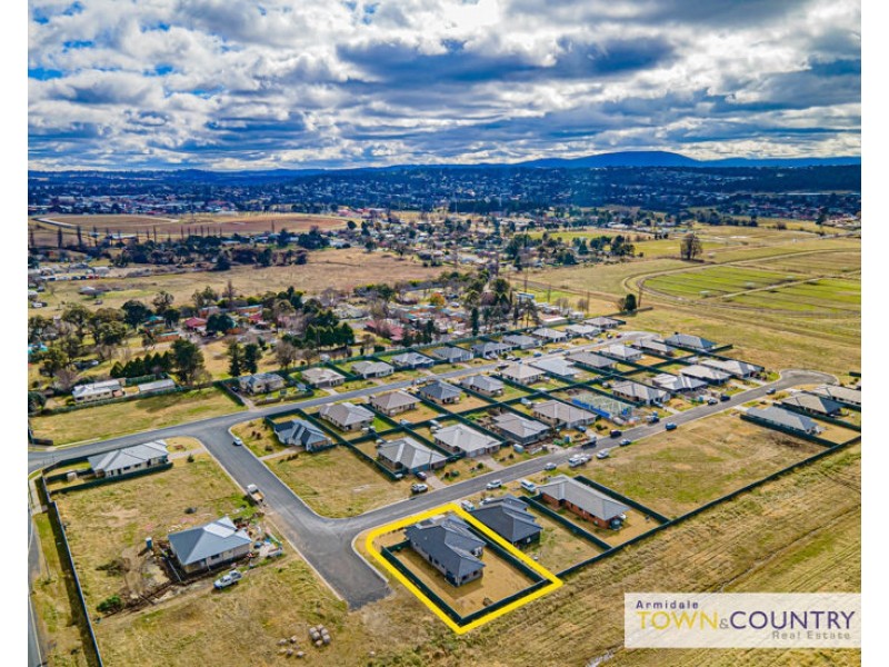 2 Dala Lane, Armidale NSW 2350