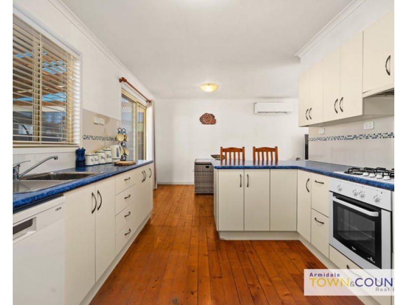 182 Mossman Street, Armidale NSW 2350