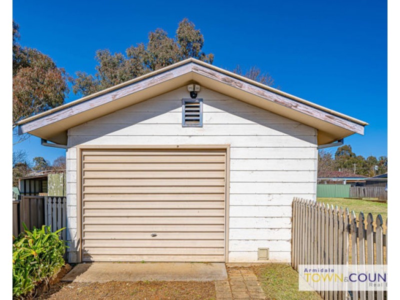 182 Mossman Street, Armidale NSW 2350