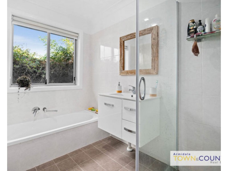 12 Holmes Avenue, Armidale NSW 2350