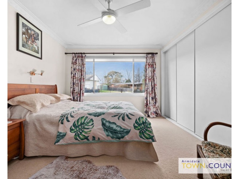 12 Holmes Avenue, Armidale NSW 2350