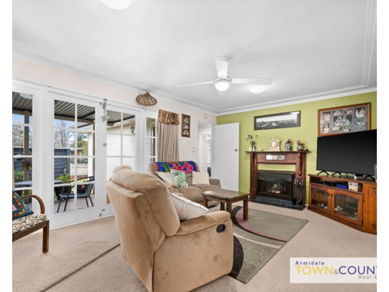 12 Holmes Avenue, Armidale NSW 2350