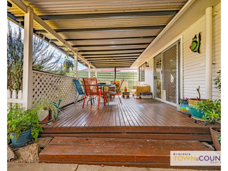 12 Holmes Avenue, Armidale NSW 2350