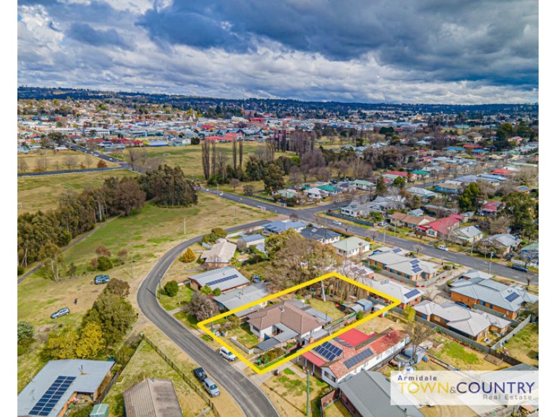 12 Holmes Avenue, Armidale NSW 2350