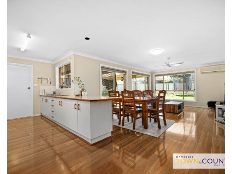 19 Ishbell Drive, Armidale NSW 2350