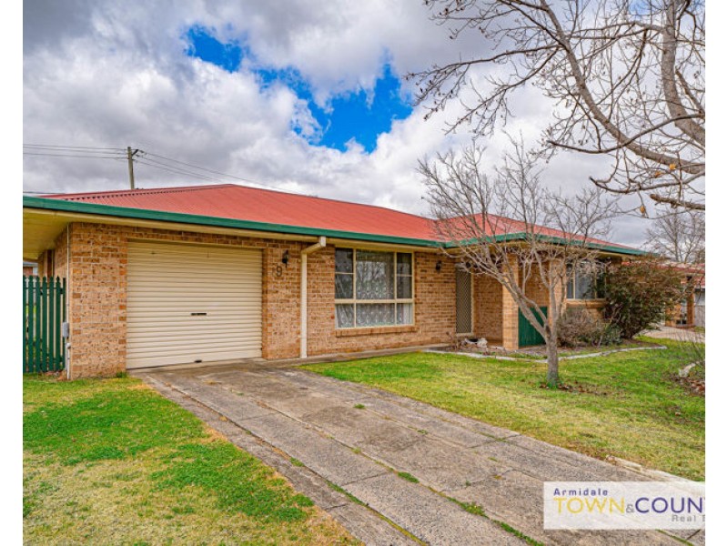 19 Ishbell Drive, Armidale NSW 2350