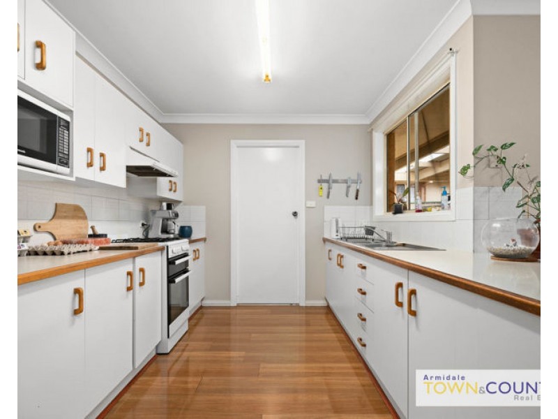 19 Ishbell Drive, Armidale NSW 2350