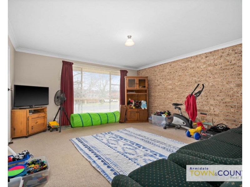 19 Ishbell Drive, Armidale NSW 2350