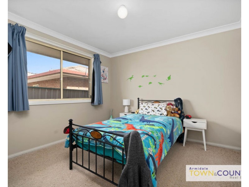 19 Ishbell Drive, Armidale NSW 2350
