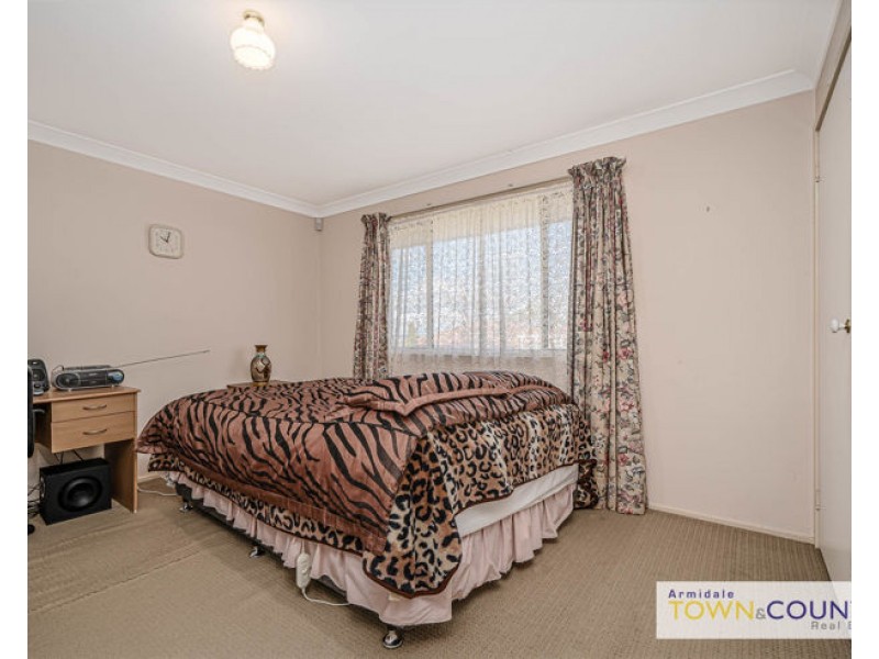 2/2 Keena Close, Armidale NSW 2350