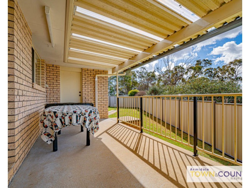 2/2 Keena Close, Armidale NSW 2350