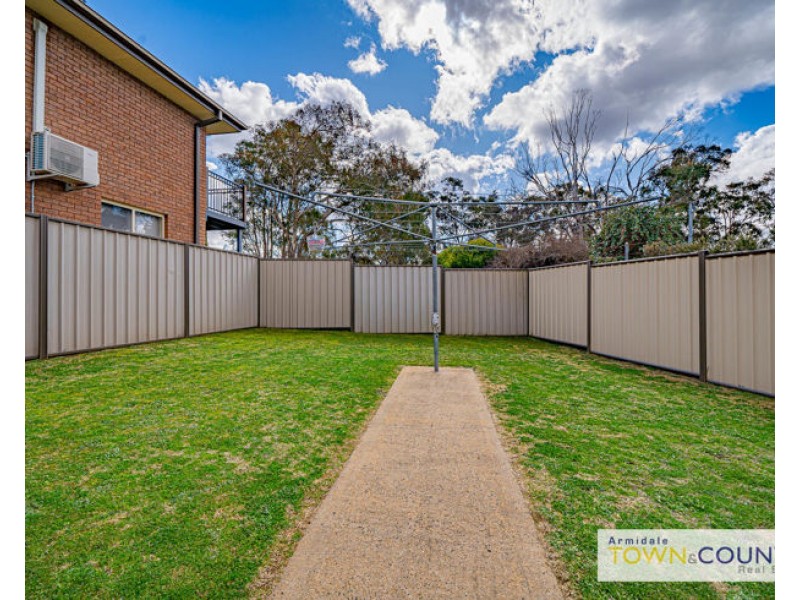2/2 Keena Close, Armidale NSW 2350