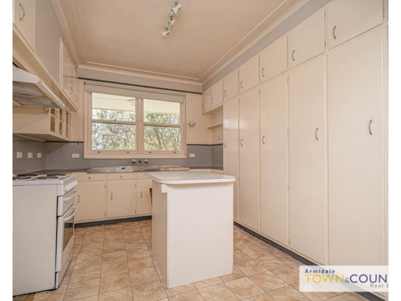 8 Marsh Street, Armidale NSW 2350