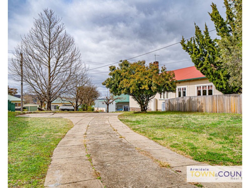 8 Marsh Street, Armidale NSW 2350