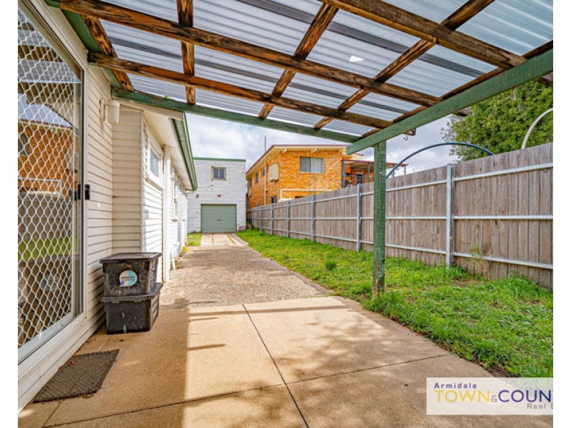 8 Marsh Street, Armidale NSW 2350