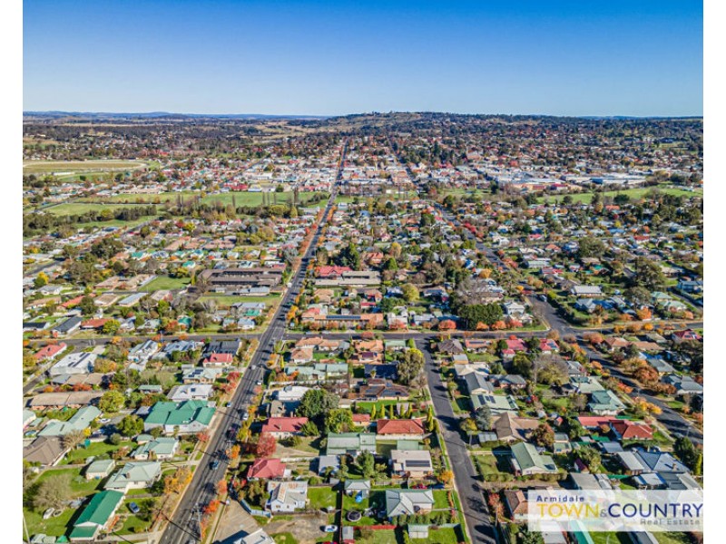 8 Marsh Street, Armidale NSW 2350