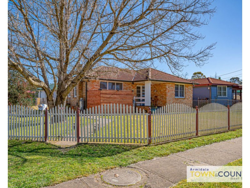 21 Queen Elizabeth Drive, Armidale NSW 2350