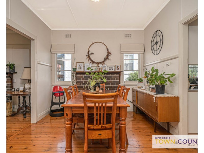 131 Mann Street, Armidale NSW 2350