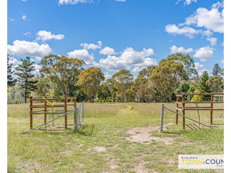 9 Alinnya Lane, Armidale NSW 2350