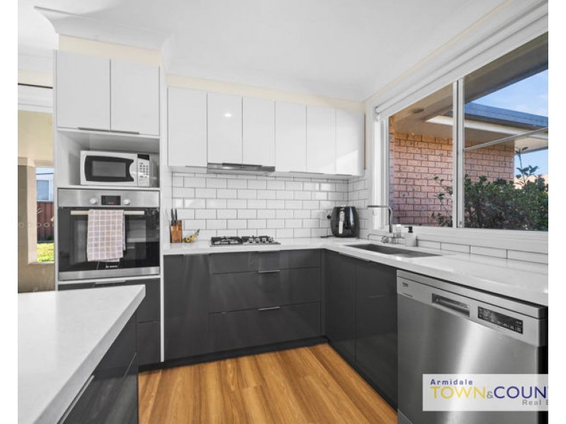 1 Patricia Close, Armidale NSW 2350