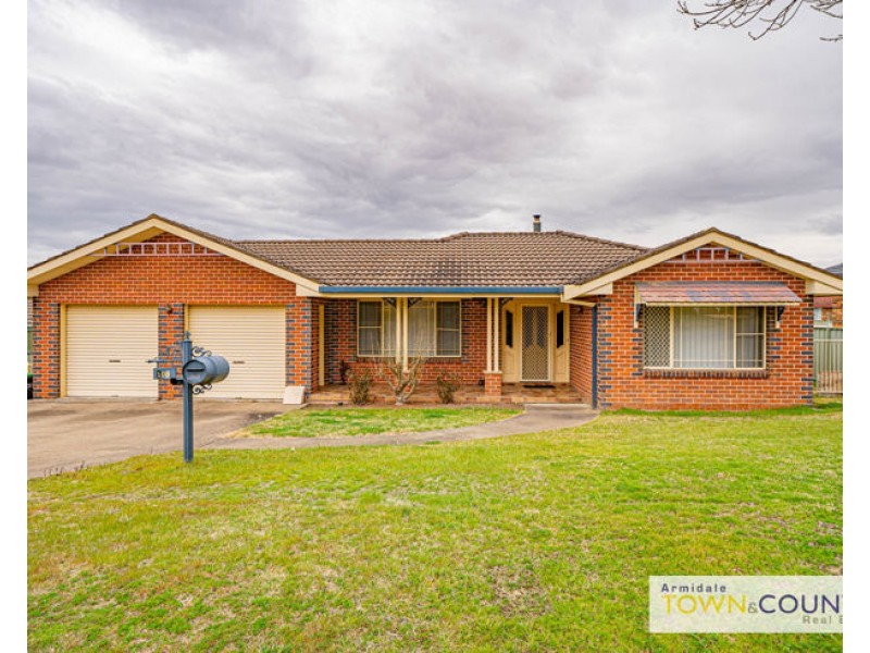 108 Fittler Close, Armidale NSW 2350